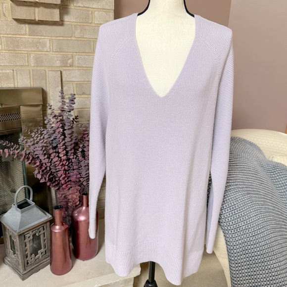 ATHLETA Hanover Merino Wool Blend V-Neck Sweater - Light Purple - Picture 1 of 9